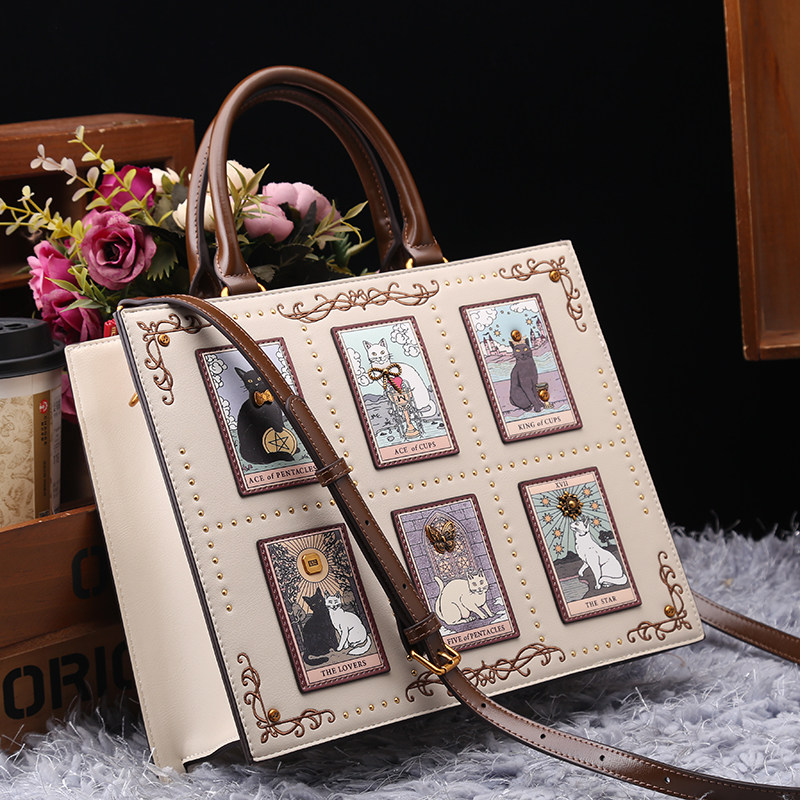 Vintage and Luxury Designer Ba - đánh giá và giá Embroidery Cat