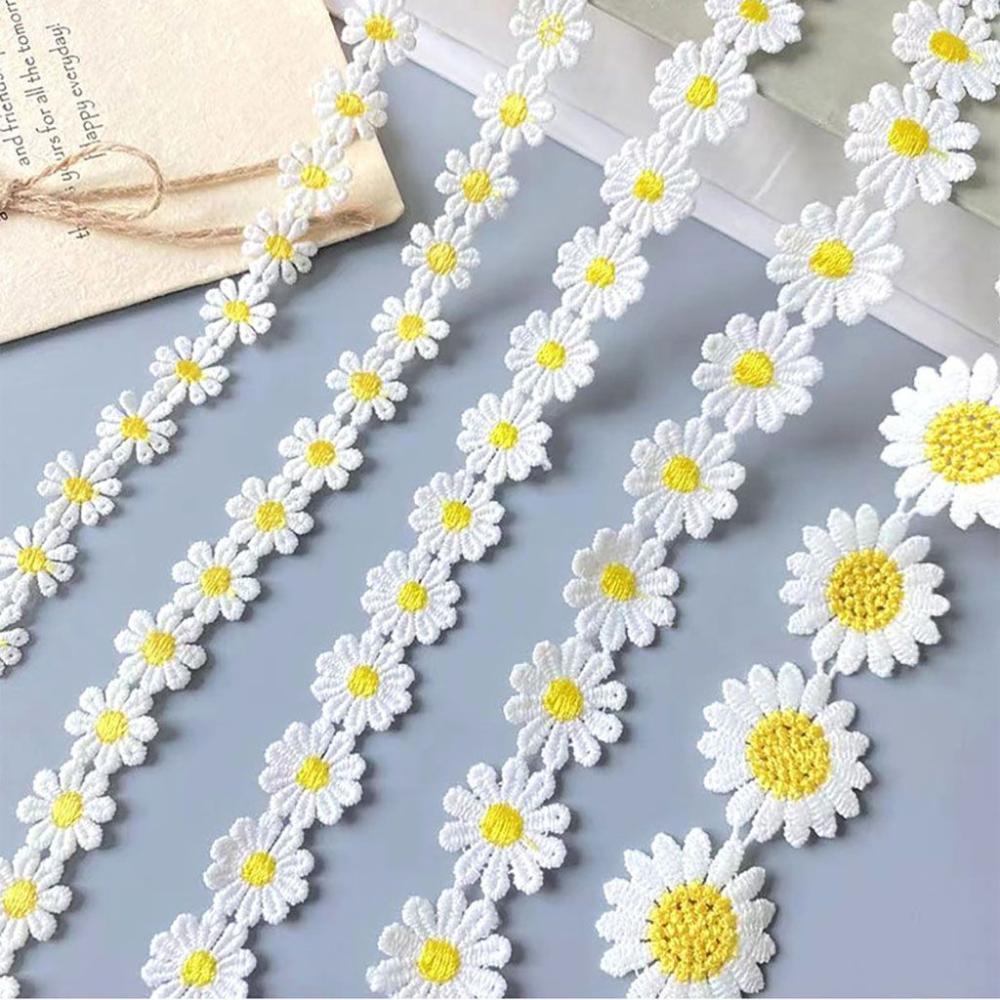Beautiful White Embroidered Da - đánh giá và giá Embroidery Daisy Flower